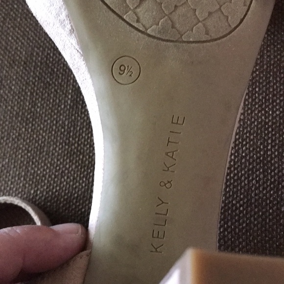Kelly and Kate Sarafine size 9.5 high heel sandals NWOT Ankle strap Fresh look!! - Picture 9 of 9